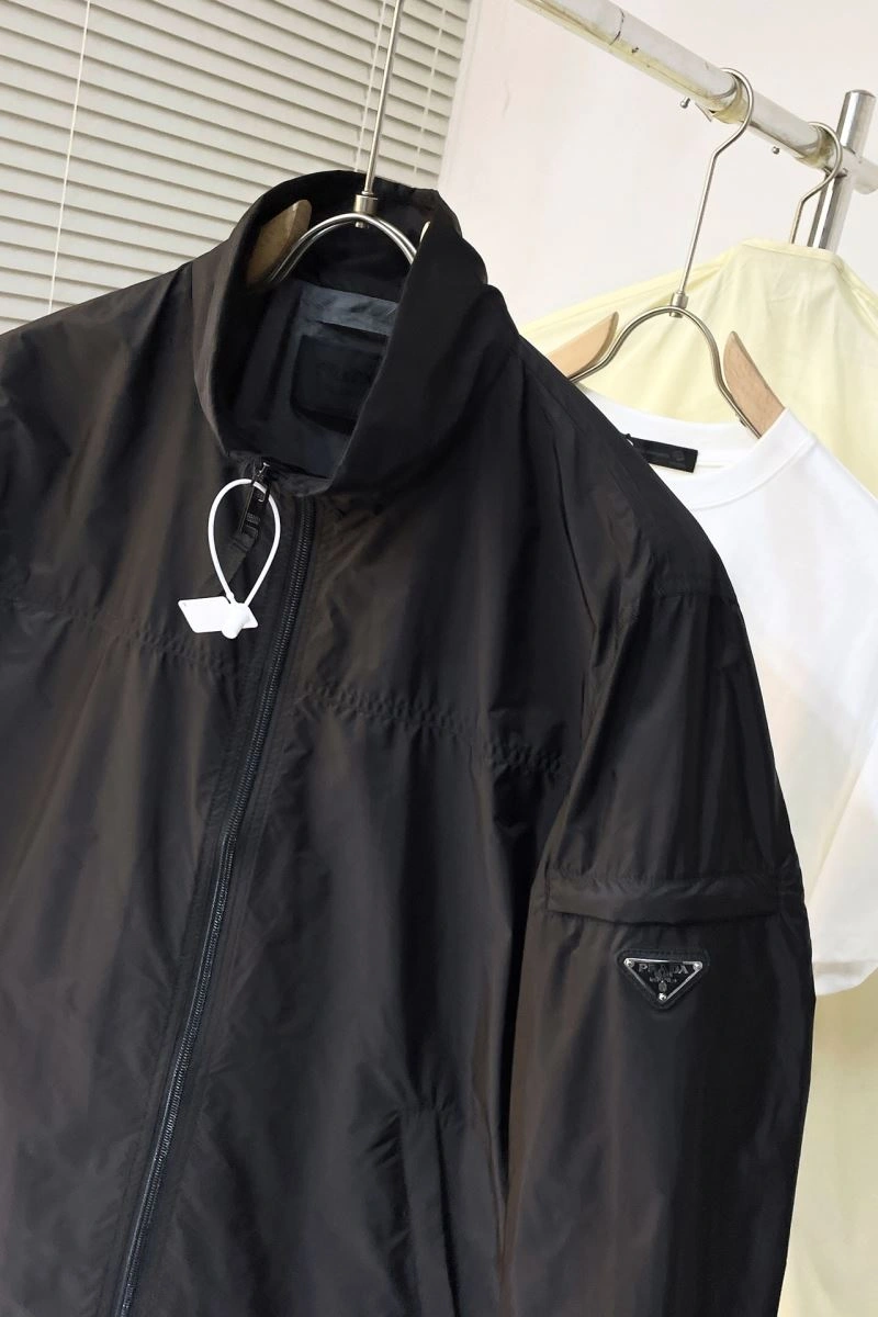 Vibrant Prada Outwear 171733