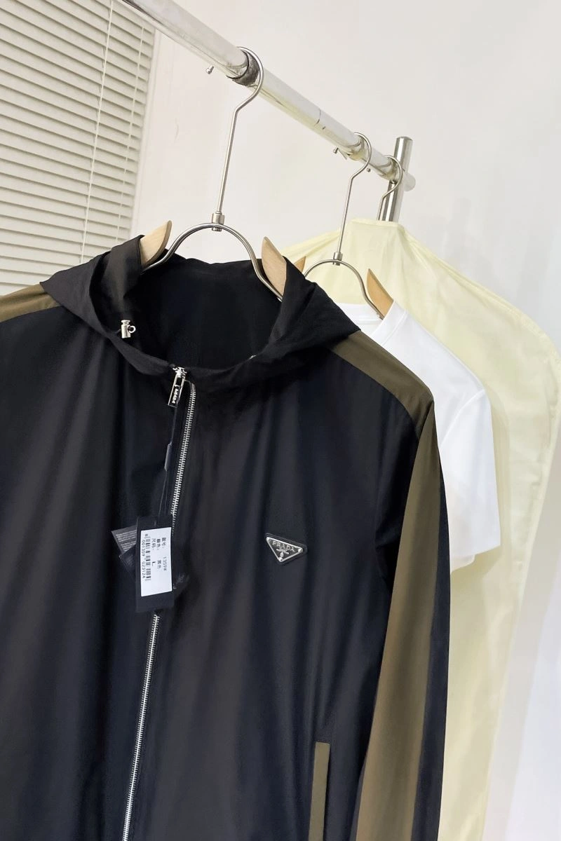 Prada Outwear Lightweight 171674
