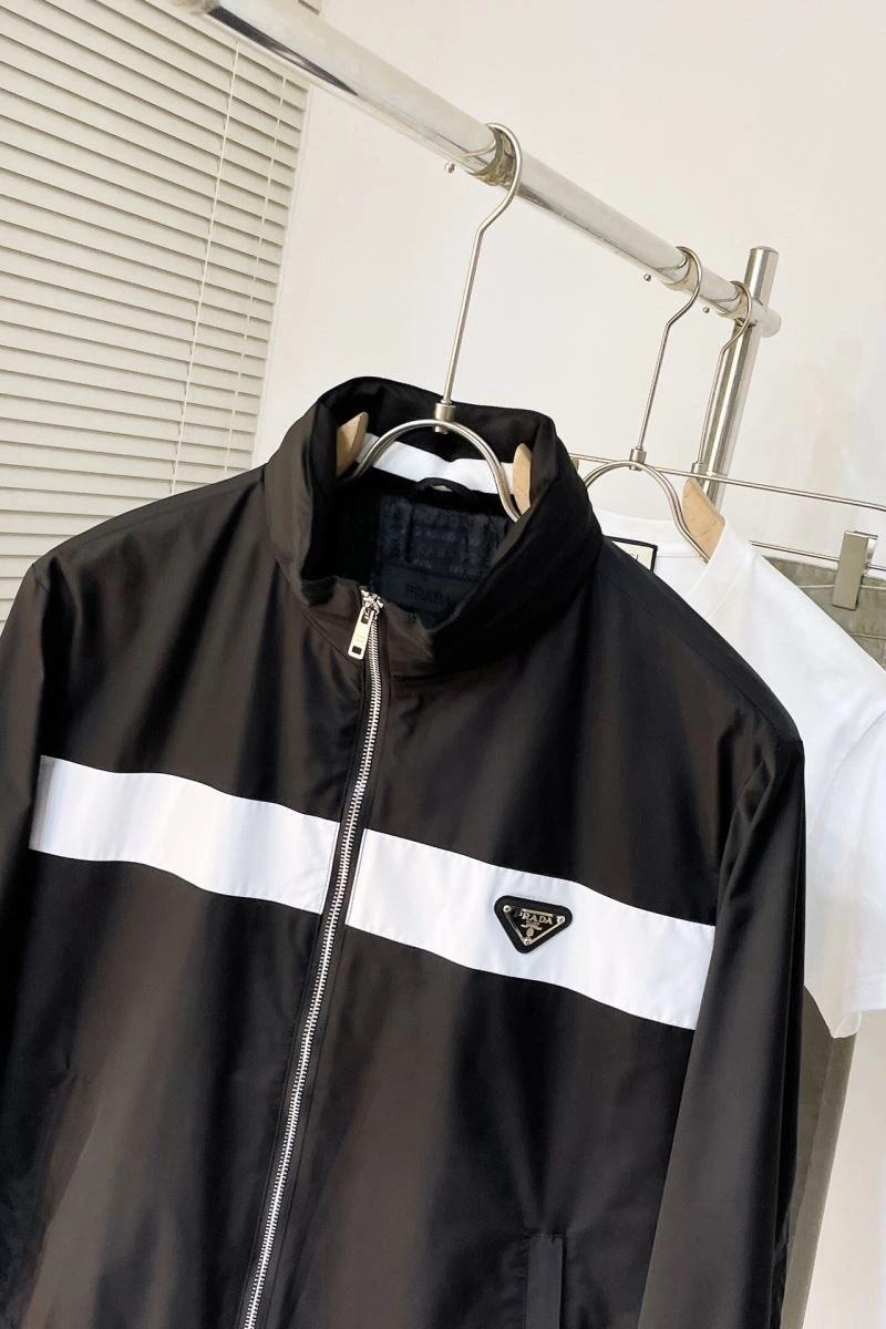 Casual Prada Outwear 171673