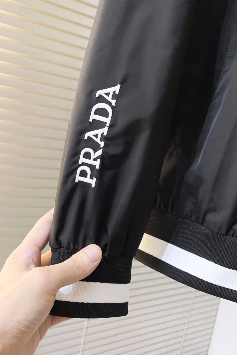 Casual Prada Outwear 171673