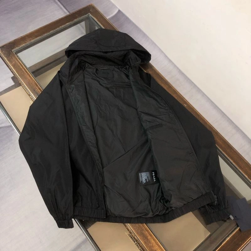 Timeless Prada Outwear 171663