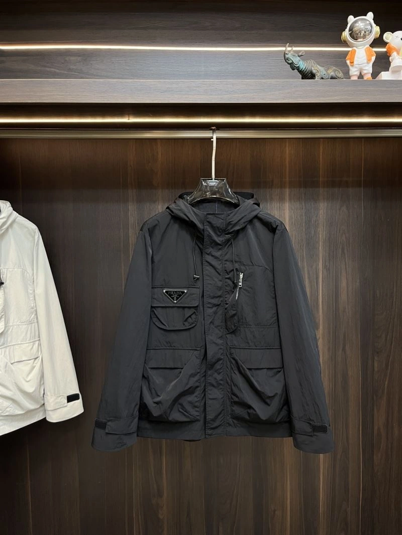Durable Prada Outwear 171643