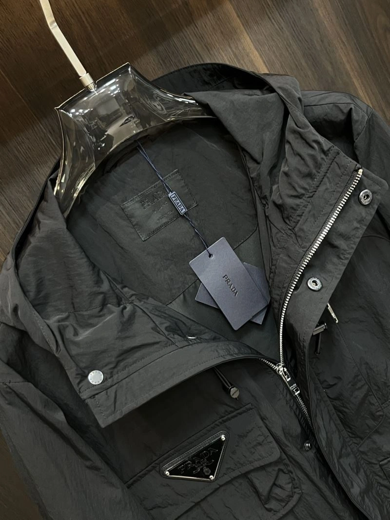 Durable Prada Outwear 171643