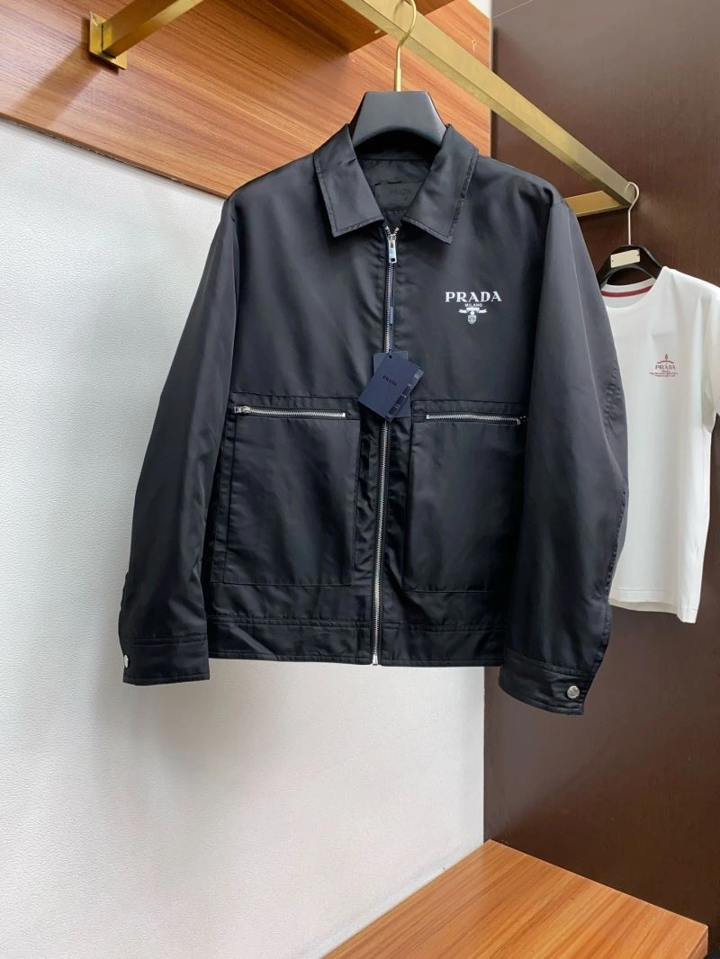 Stretchable Prada Outwear 171620