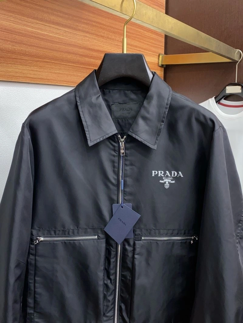 Stretchable Prada Outwear 171620