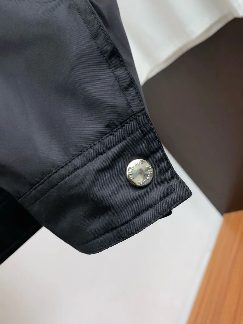 Stretchable Prada Outwear 171620