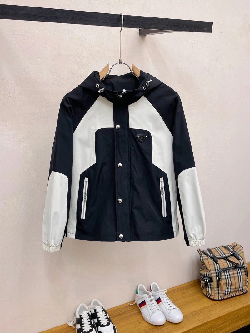 Versatile Prada Outwear 171070