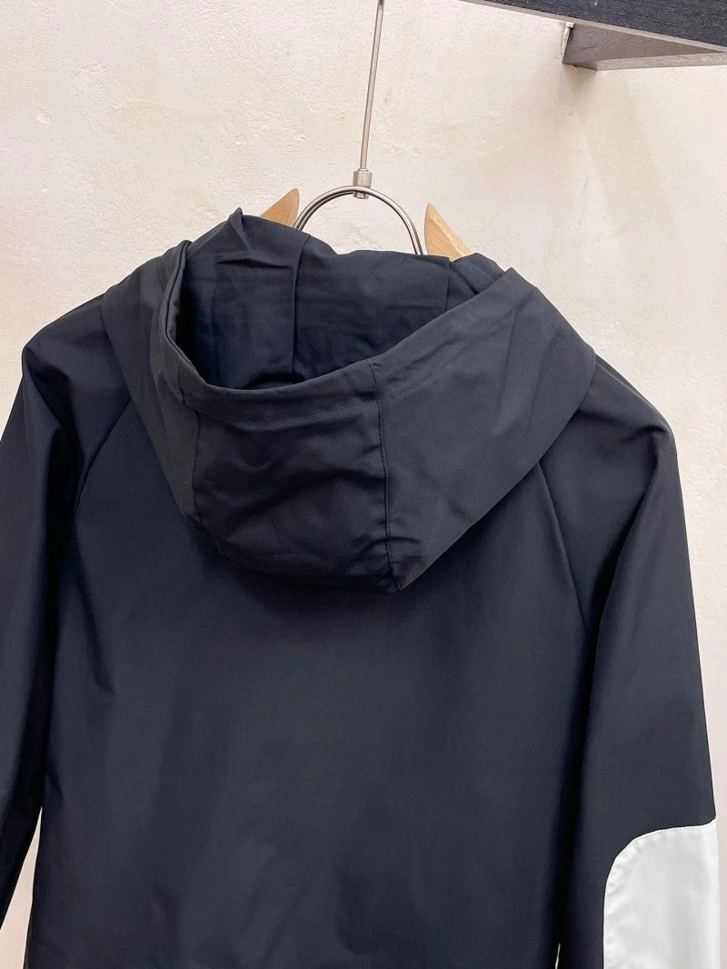 Versatile Prada Outwear 171070
