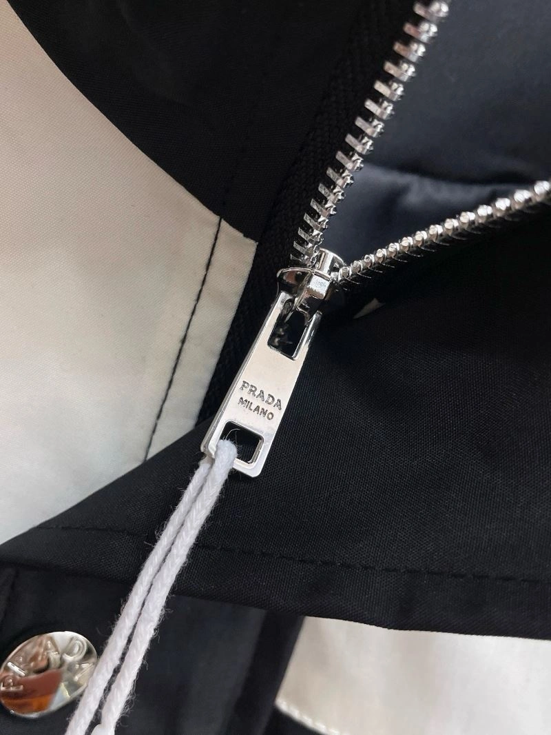 Versatile Prada Outwear 171070