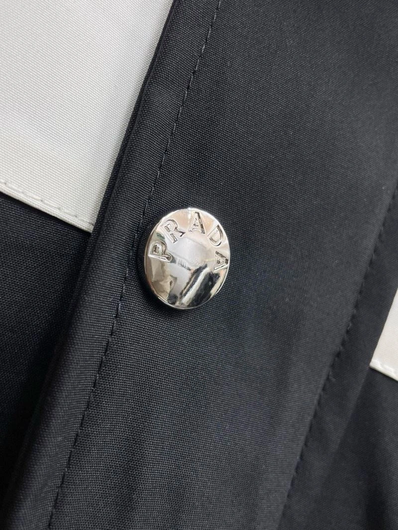 Versatile Prada Outwear 171070