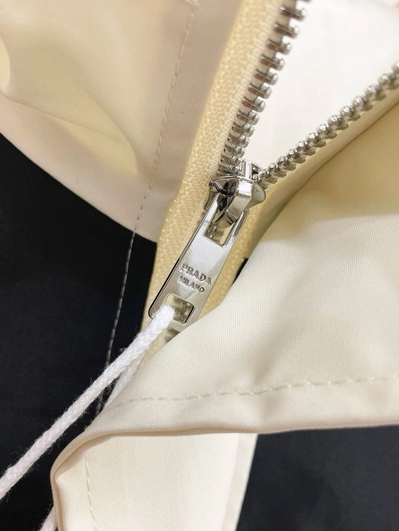 Prada Outwear Sporty 171101