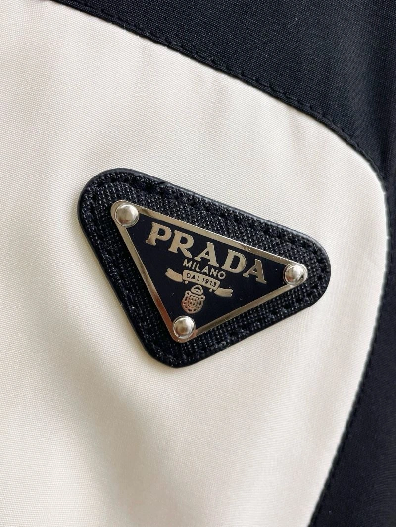 Prada Outwear Sporty 171101