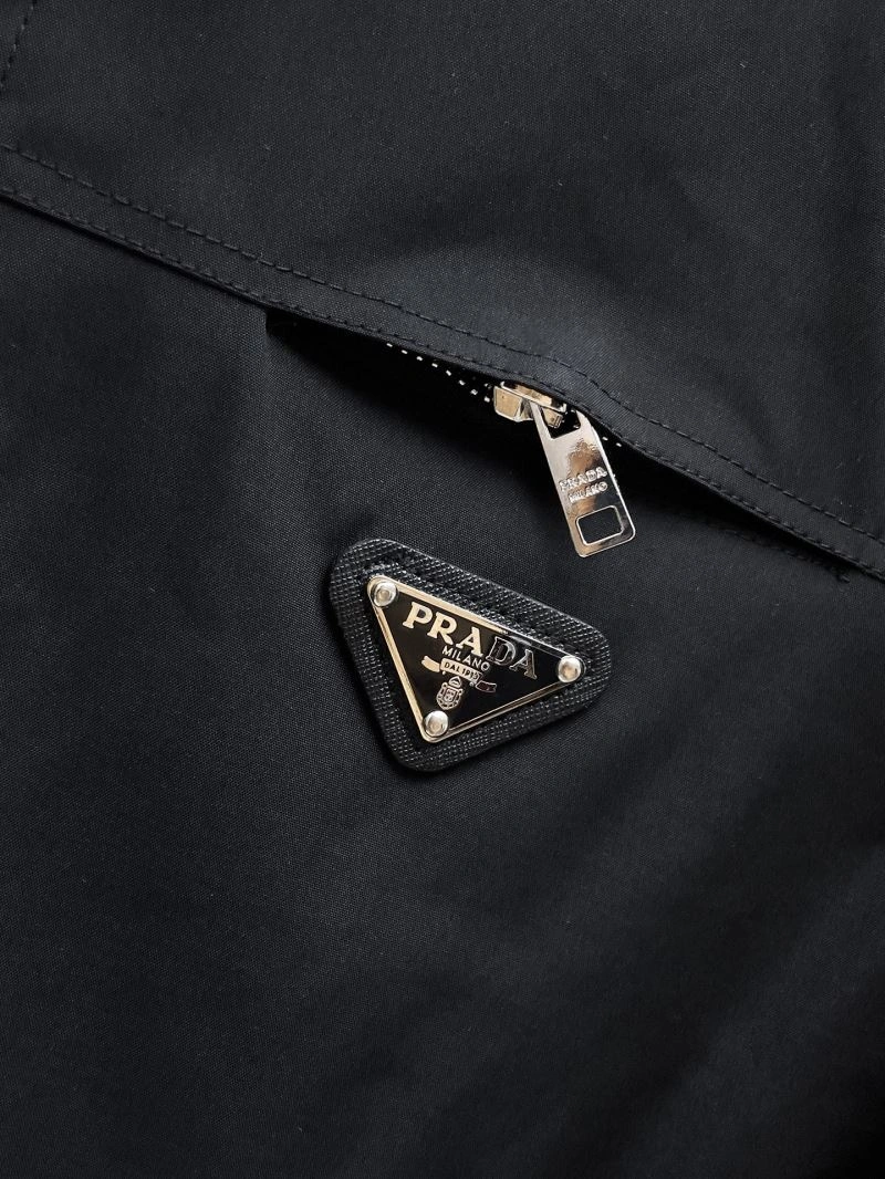 Effortless Prada Outwear 171033