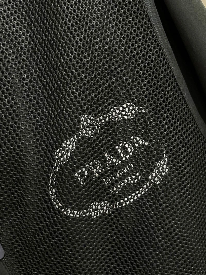 Prada Outwear Chic 171024