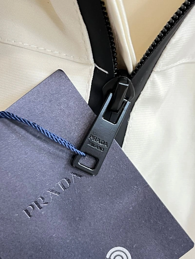 WaterResistant Prada Outwear 171022