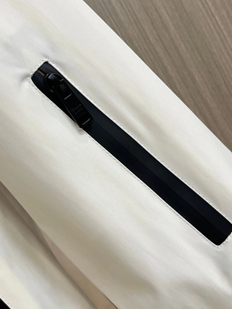 WaterResistant Prada Outwear 171022
