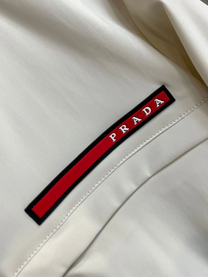 Snug Prada Outwear 171018