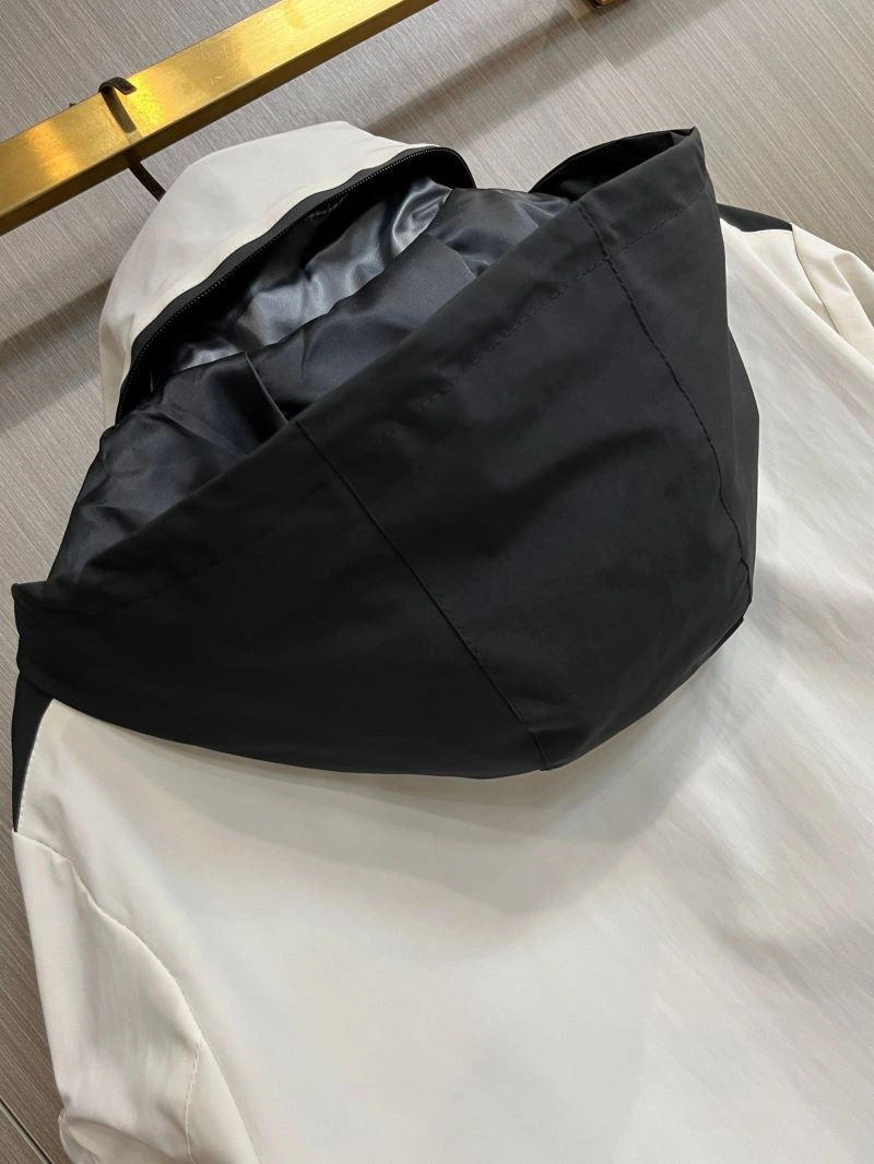 Prada Outwear FashionForward 171014