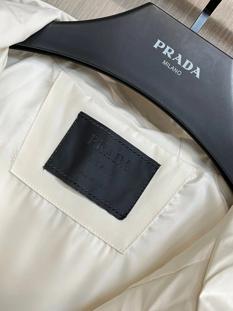 Stretchable Prada Outwear 171052
