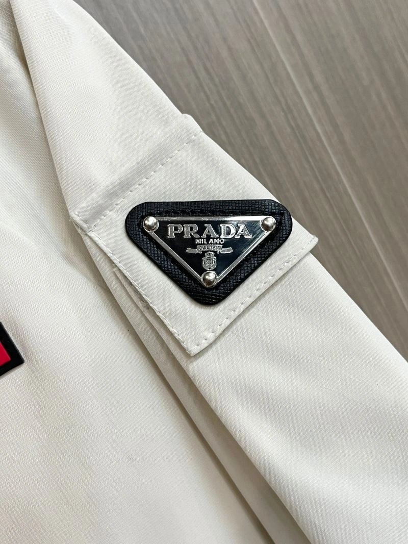 Stretchable Prada Outwear 171052