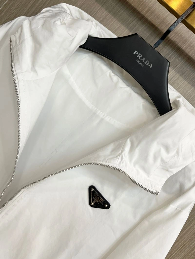 Stylish Prada Outwear 170994