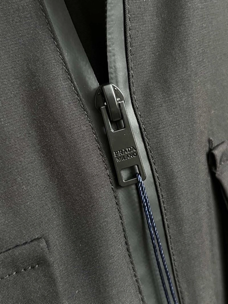 Prada Outwear UrbanStyle 170974