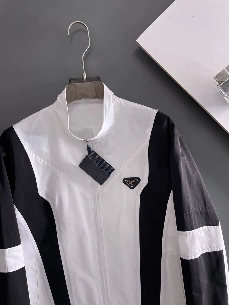 Seasonal Prada Outwear 170989