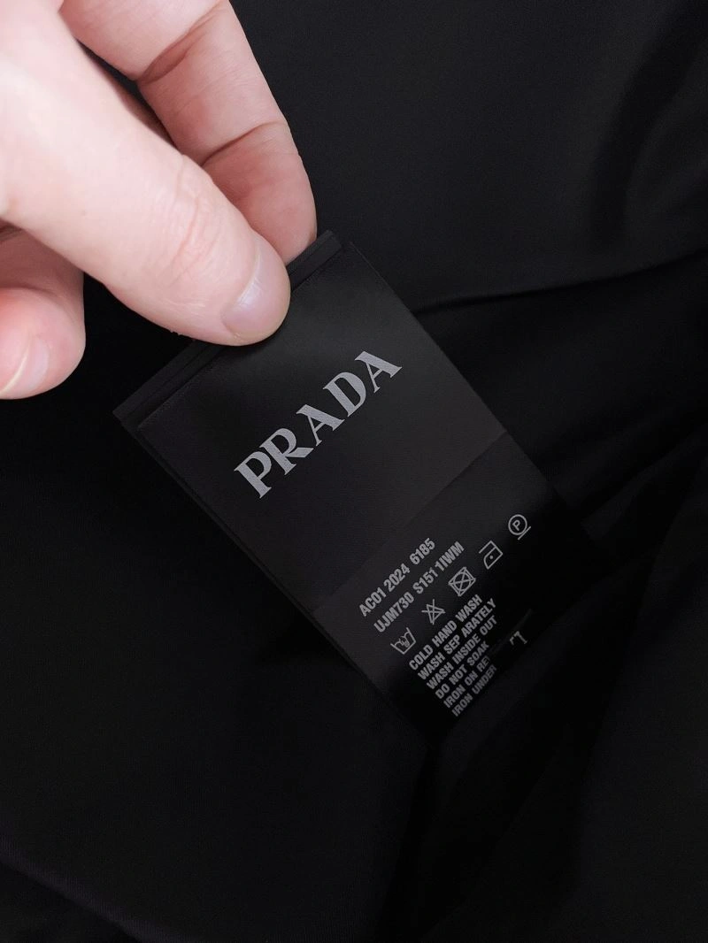 Casual Prada Outwear 171046