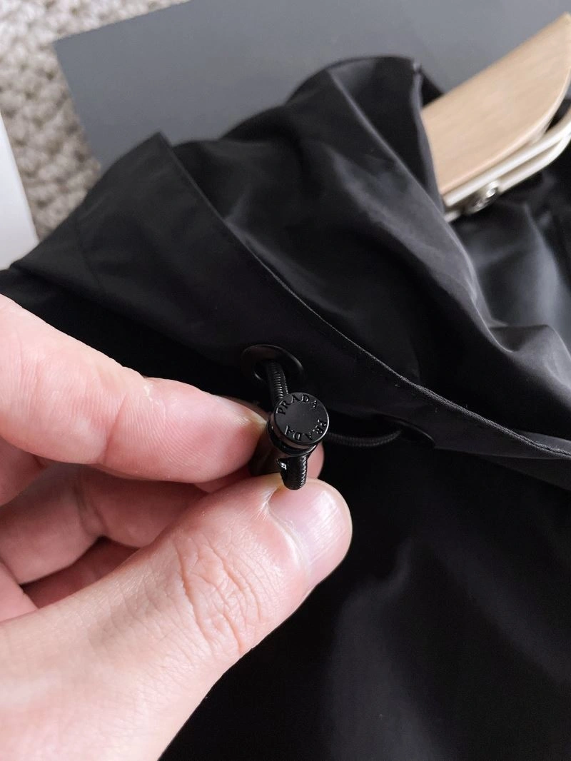 Casual Prada Outwear 171046