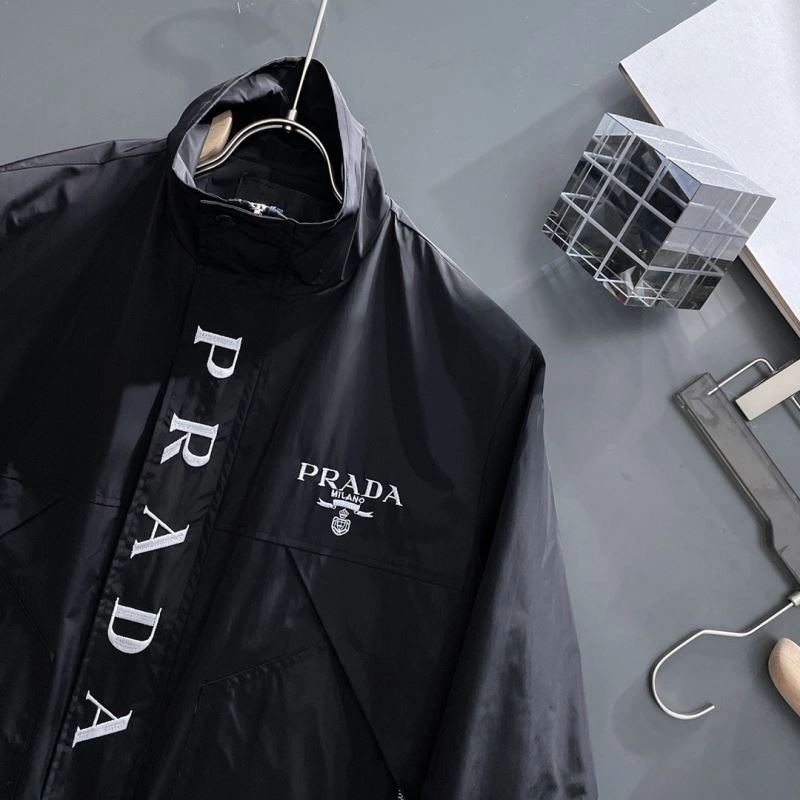 Snug Prada Outwear 170954
