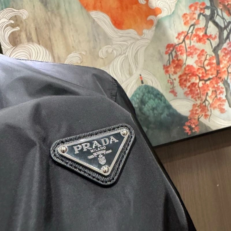Prada Outwear Sophisticated 170932