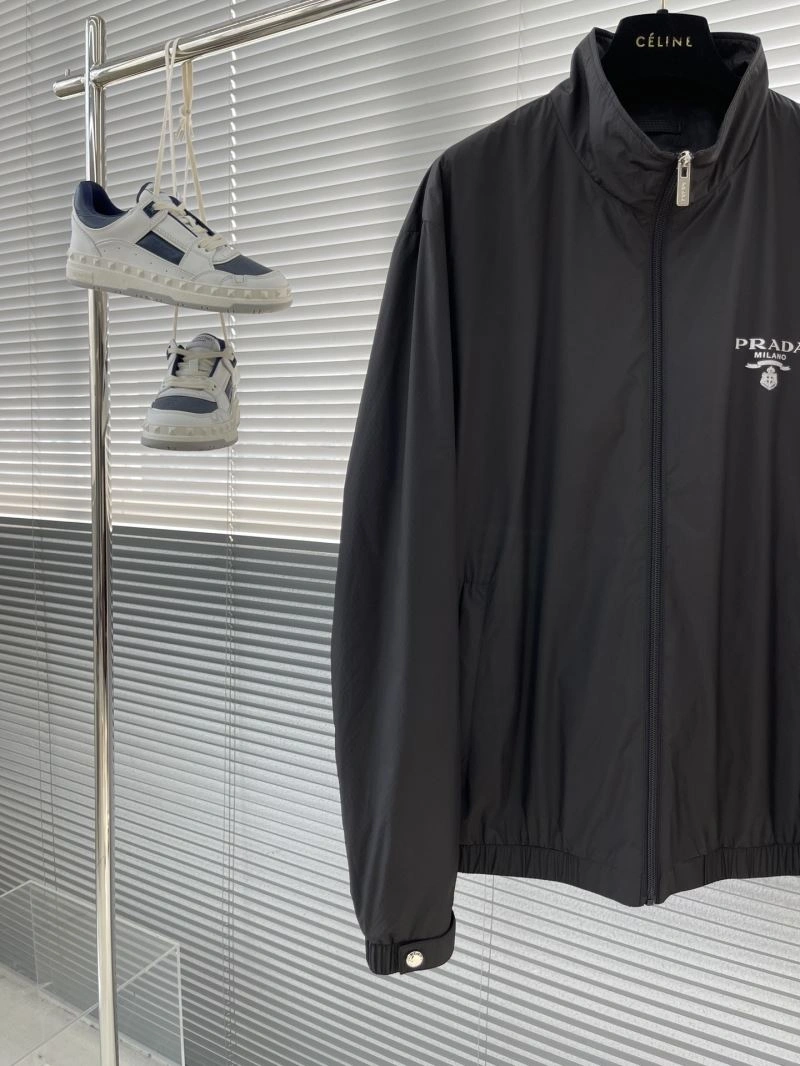 Cozy Prada Outwear 170930