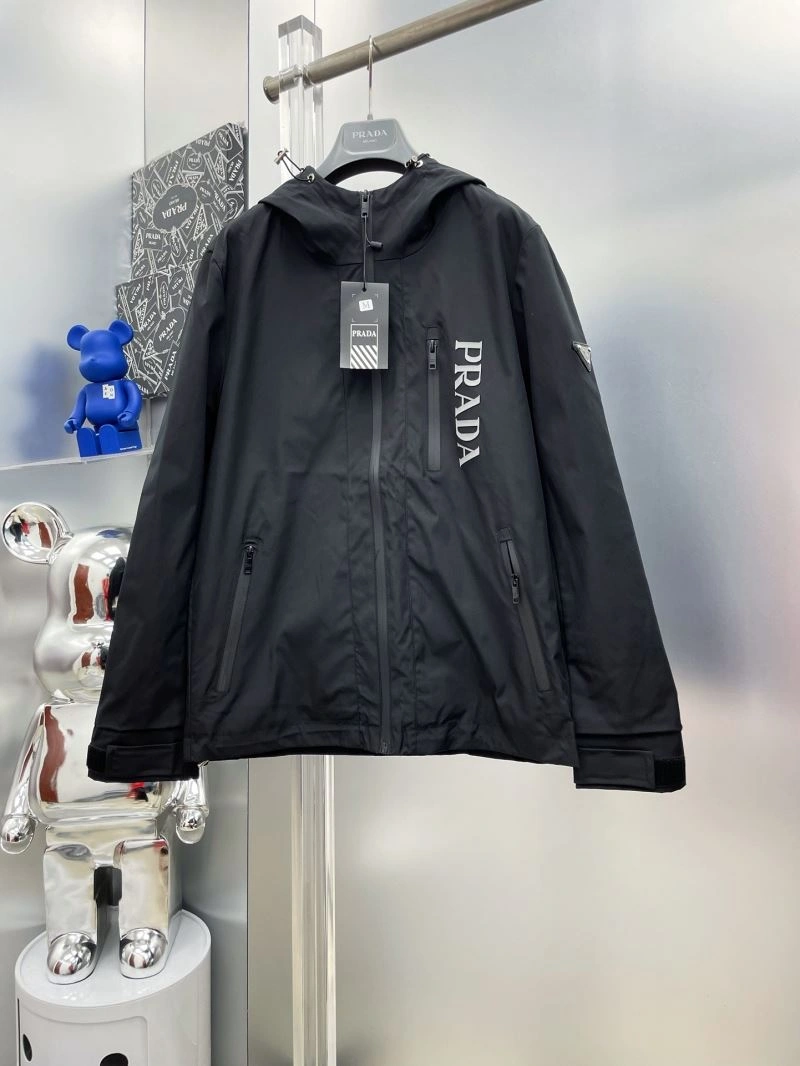 Unique Prada Outwear 170936