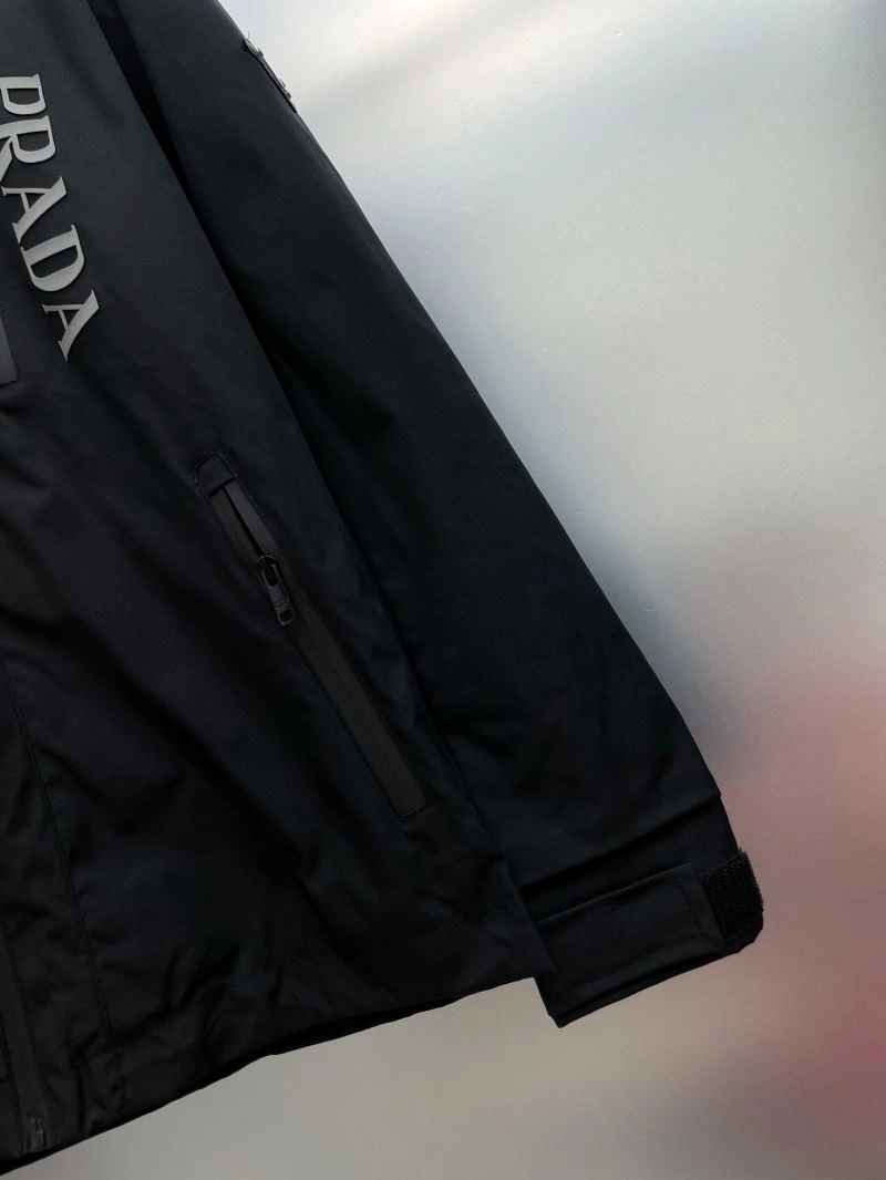 Unique Prada Outwear 170936