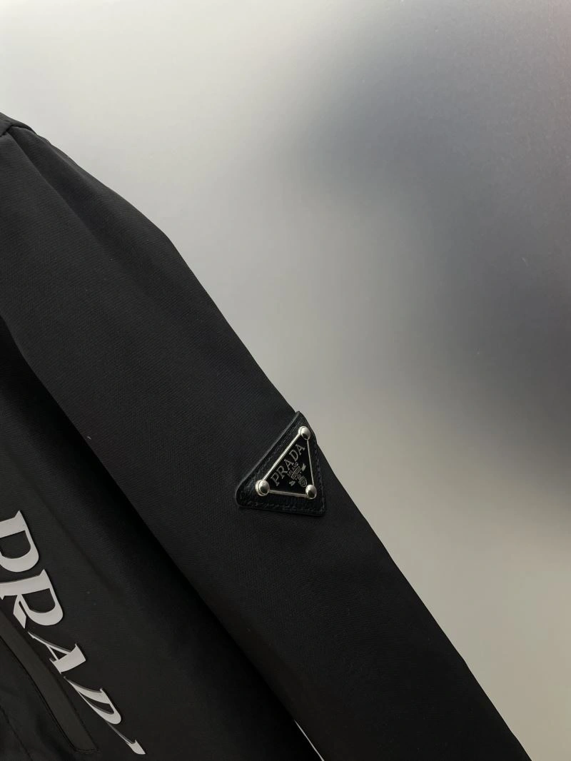 Unique Prada Outwear 170936