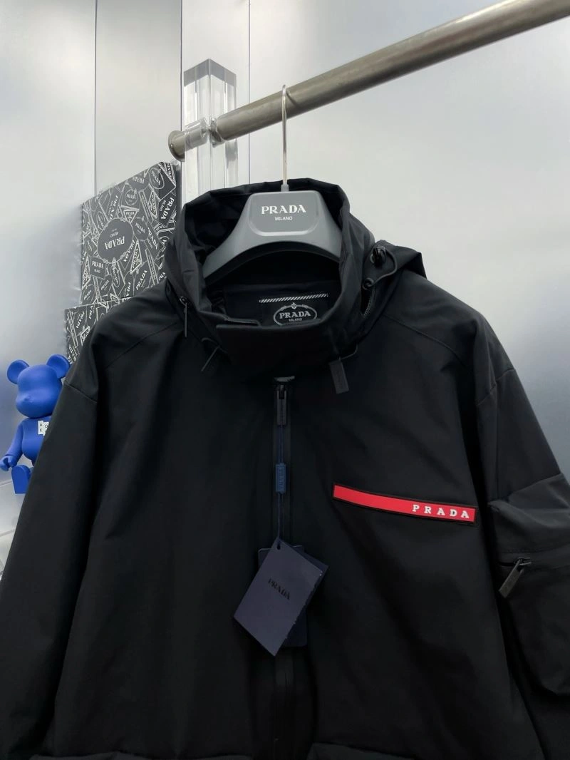 Prada Outwear TimelessDesign 170901