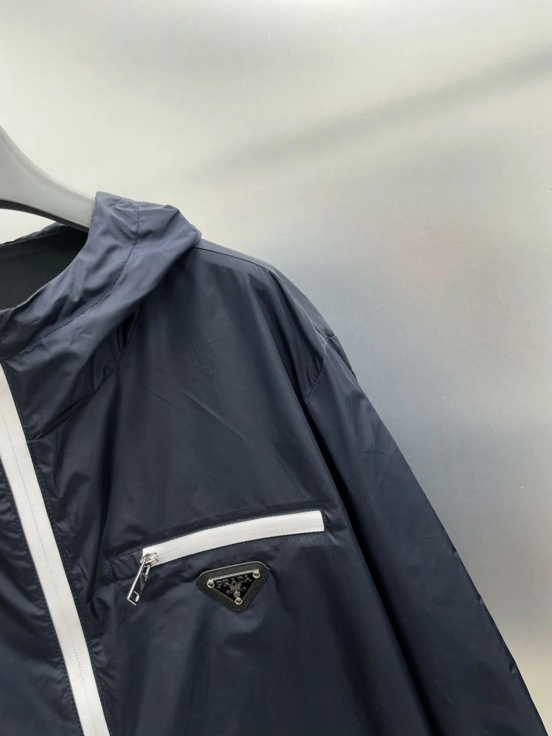 Flexible Prada Outwear 170950