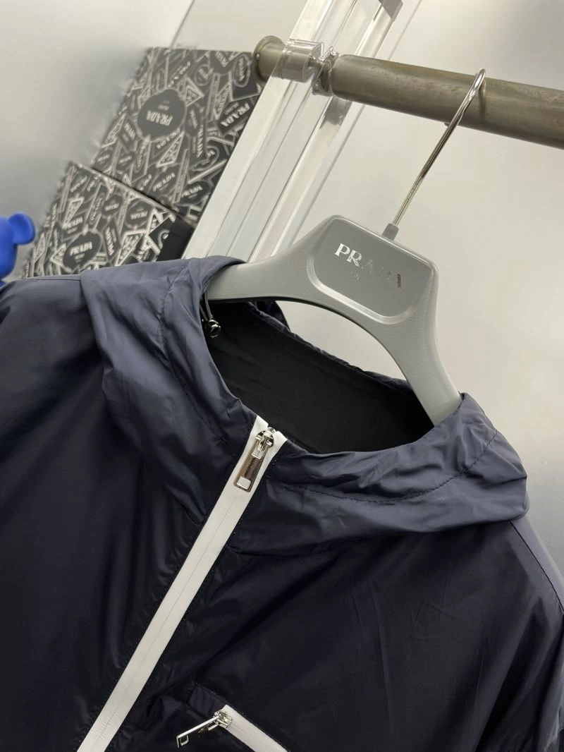 Flexible Prada Outwear 170950