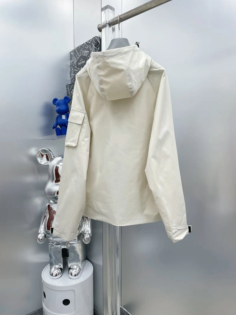Comfortable Prada Outwear 170866