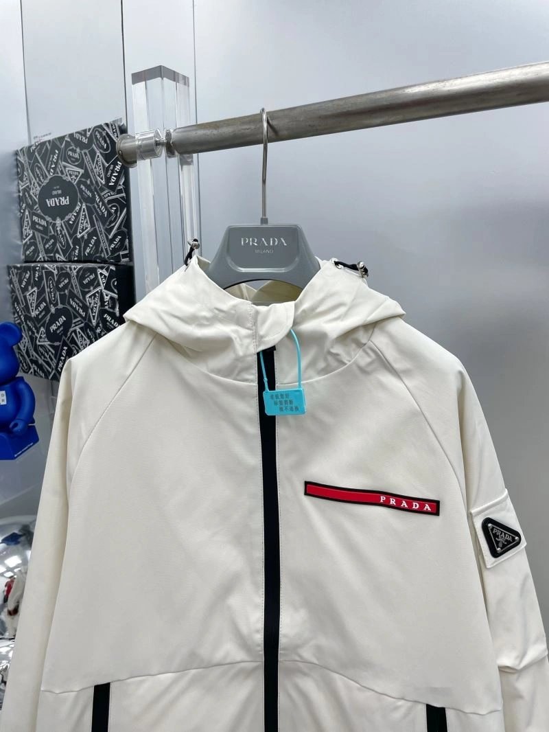 Comfortable Prada Outwear 170866
