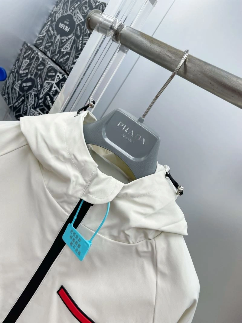 Comfortable Prada Outwear 170866