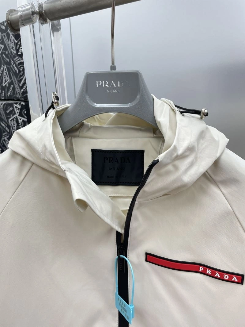 Comfortable Prada Outwear 170866
