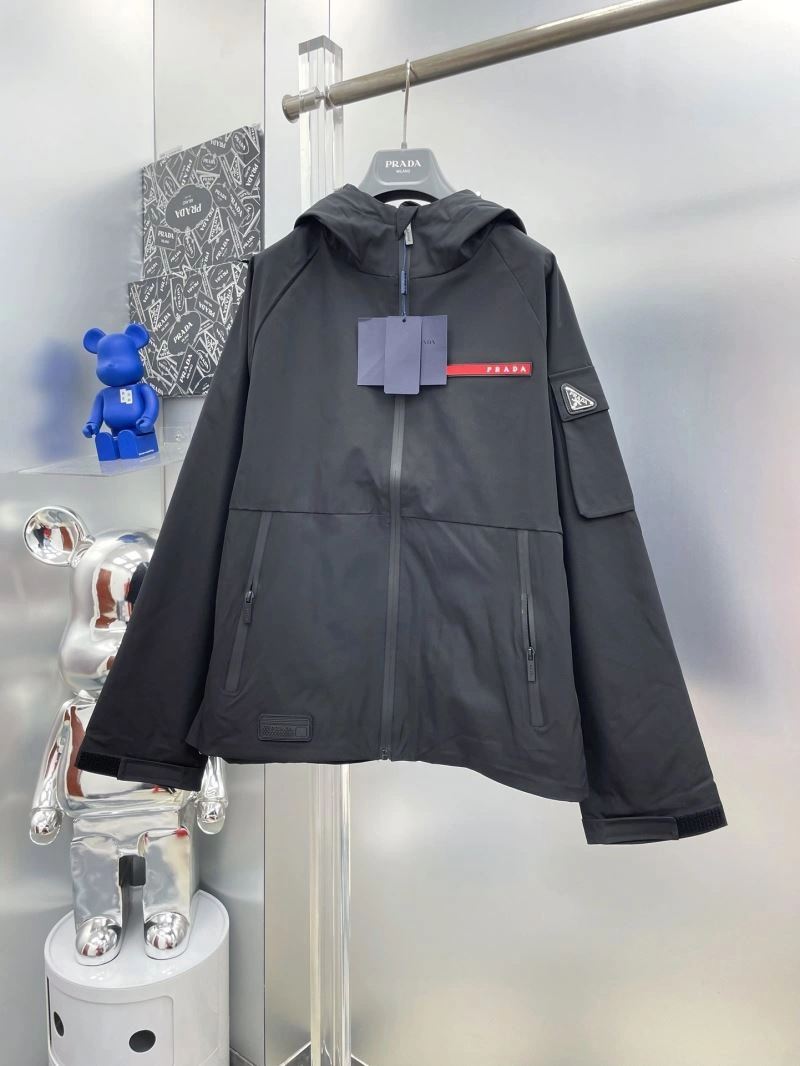 Unique Prada Outwear 170867