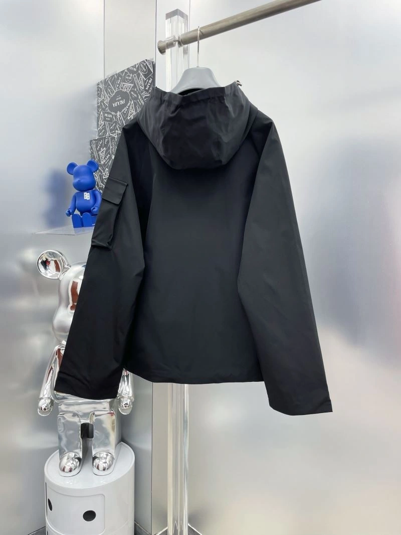Unique Prada Outwear 170867