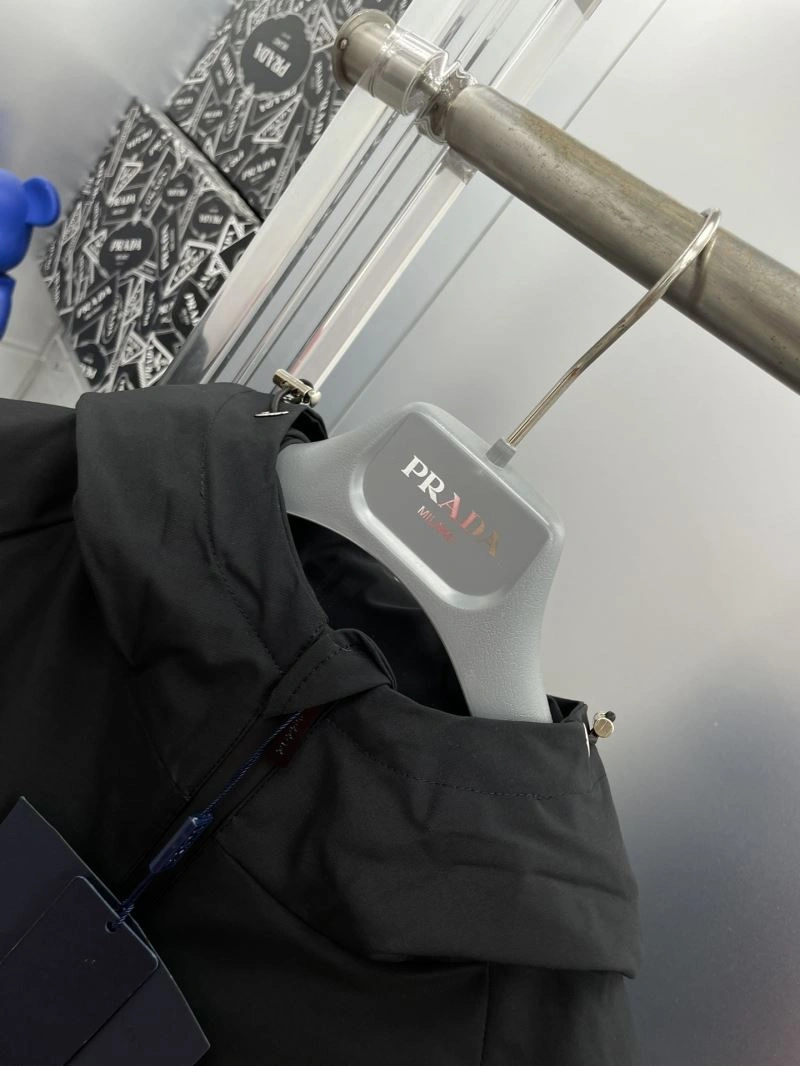 Unique Prada Outwear 170867