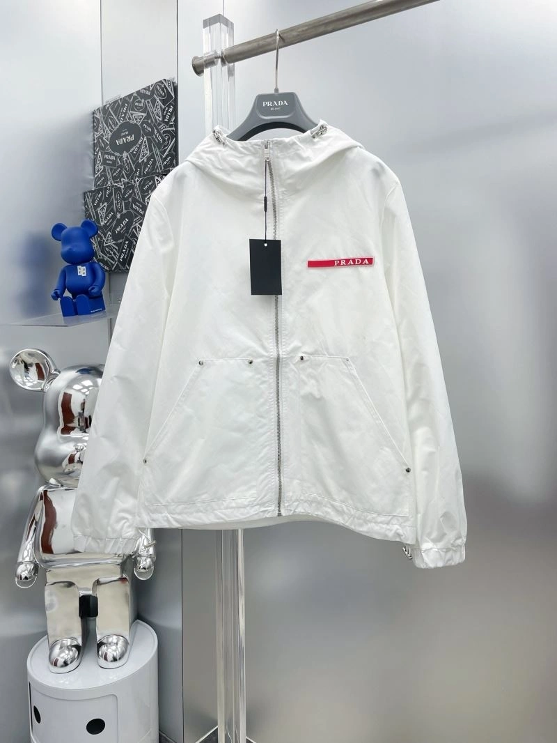 Durable Prada Outwear 170865