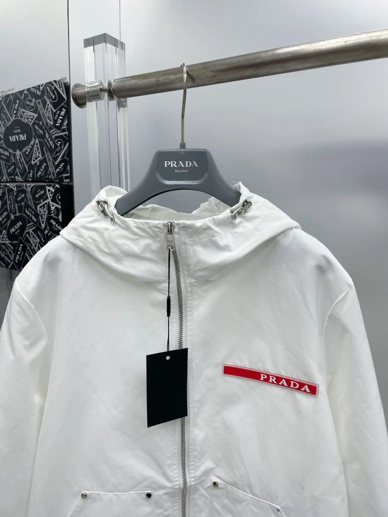 Durable Prada Outwear 170865