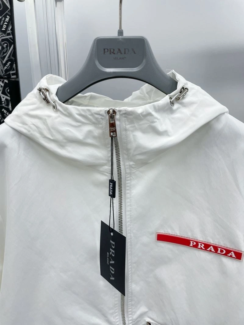 Durable Prada Outwear 170865