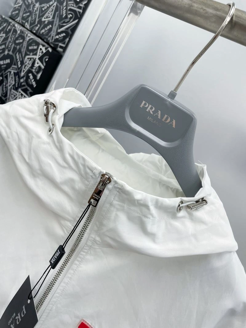 Durable Prada Outwear 170865