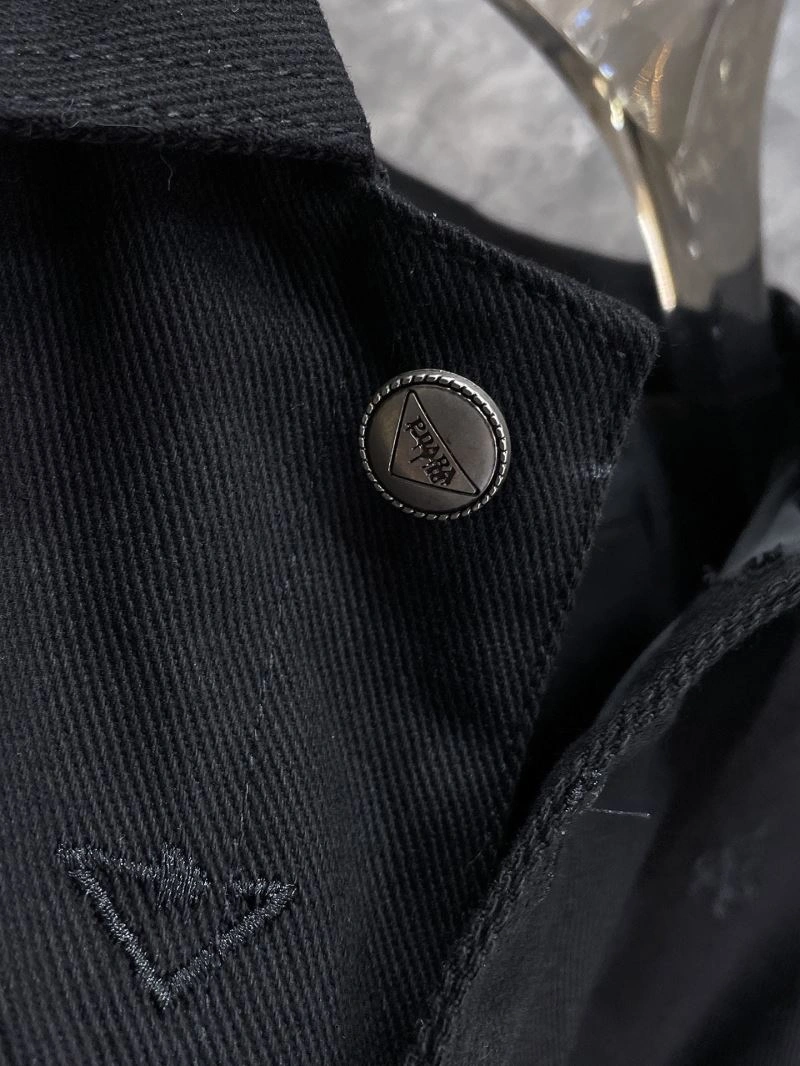 Flexible Prada Outwear 170844